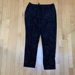 Lululemon joggers, size 6